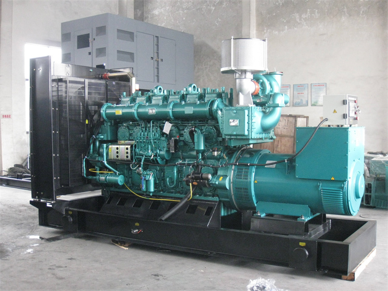 钦南200KW 柴油发电机的油耗是多少?